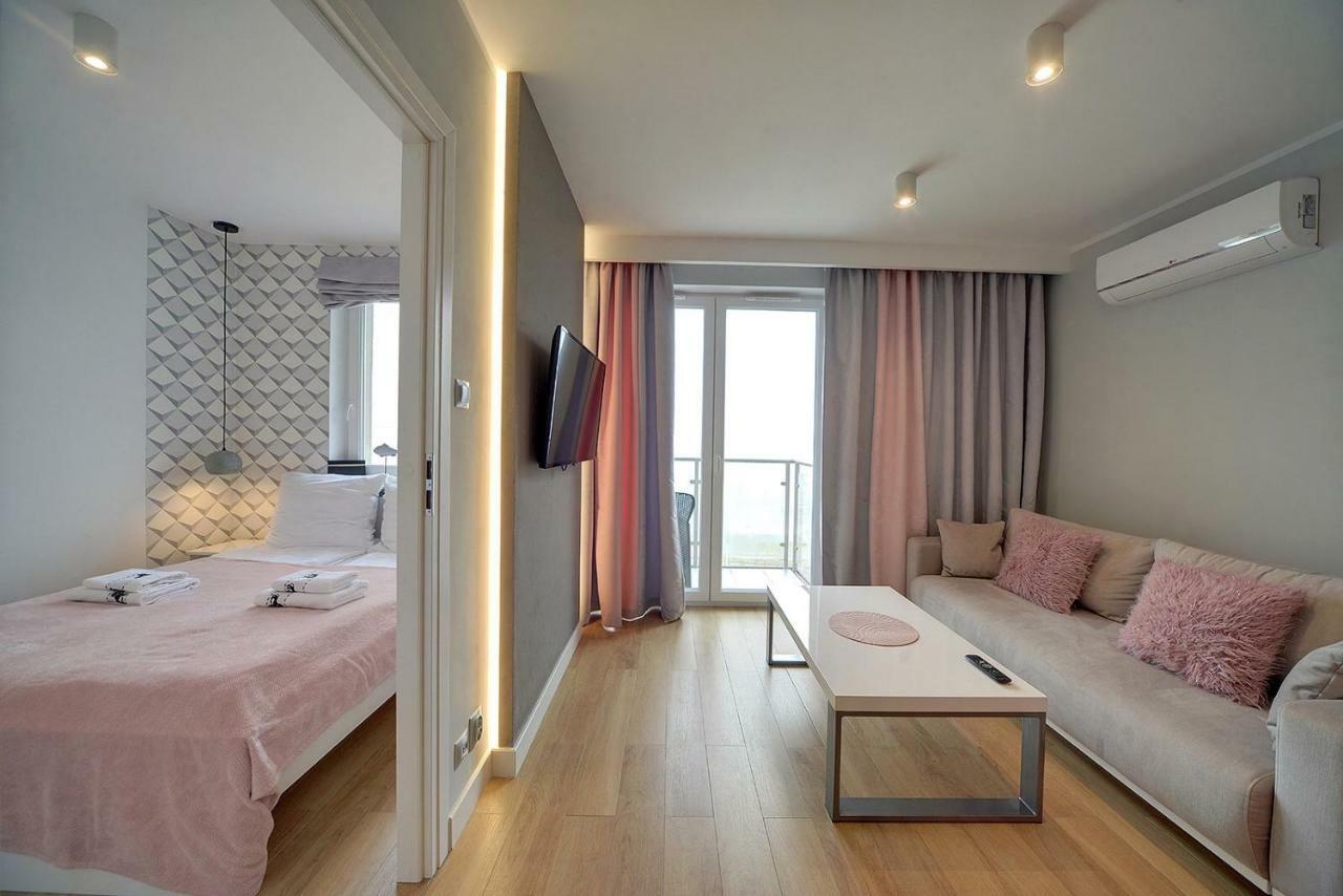 Pink Apartment Lesne Tarasy Дзивновек Экстерьер фото